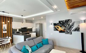 Alex Apartment Near Palace Ukraine